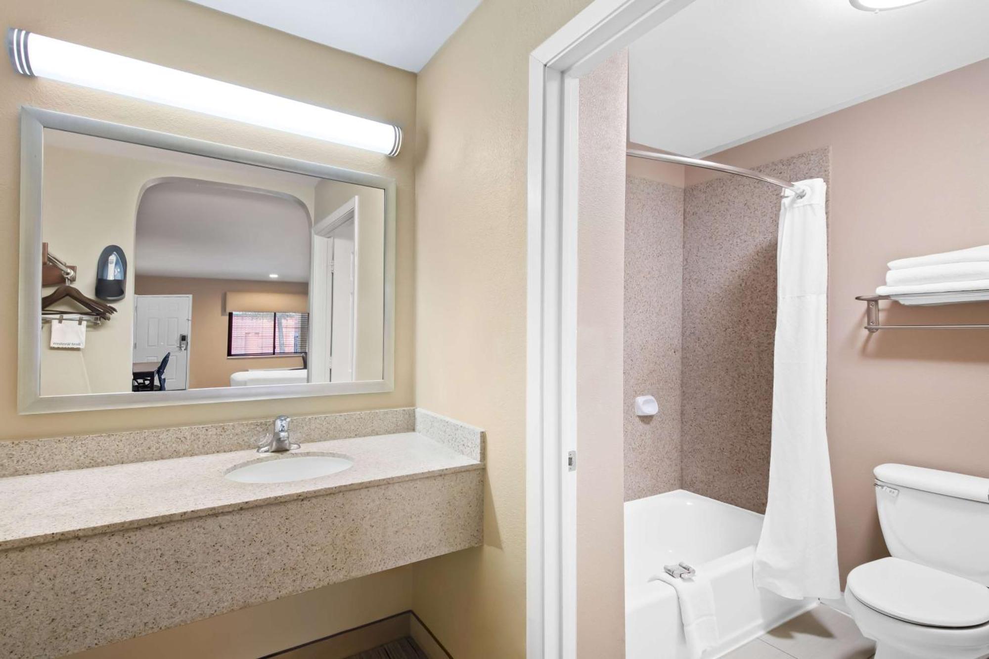 Best Western Cedar Inn Cedar Park Bagian luar foto